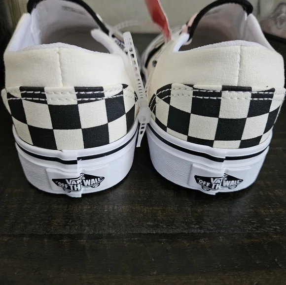 NWT Vans Women's 6.5 Checked Slip-ons - Picture 2 of 5